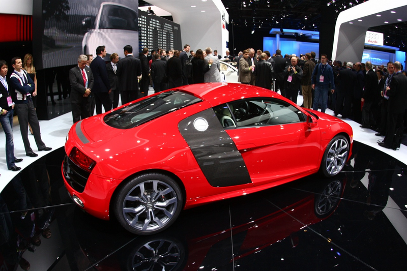 Illustration for article titled Audi R8 5.2 FSI Makes Live Detroit Debut